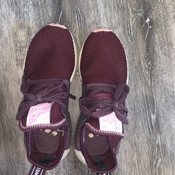 NMD’s purple size 7.5Y - Picture 4 of 4